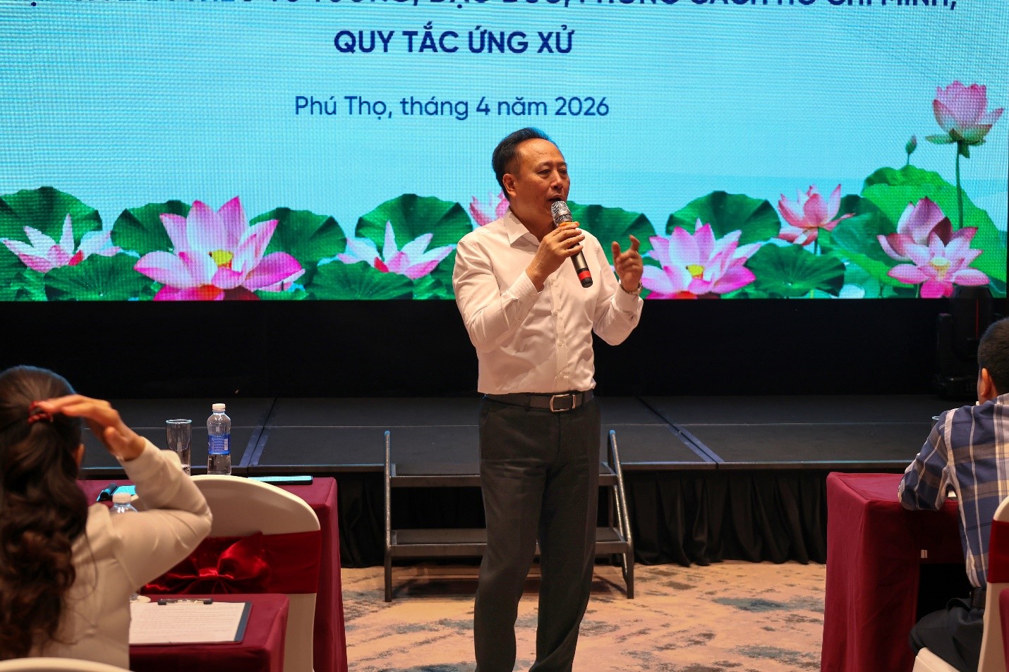 PGS.TS Trần Cao Bính, Bí thư Đảng ủy, Giám đốc bệnh viện, Giảng viên lớp học phát biểu